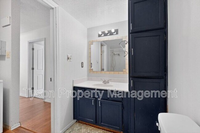 Building Photo - 9230 Osuna Pl NE