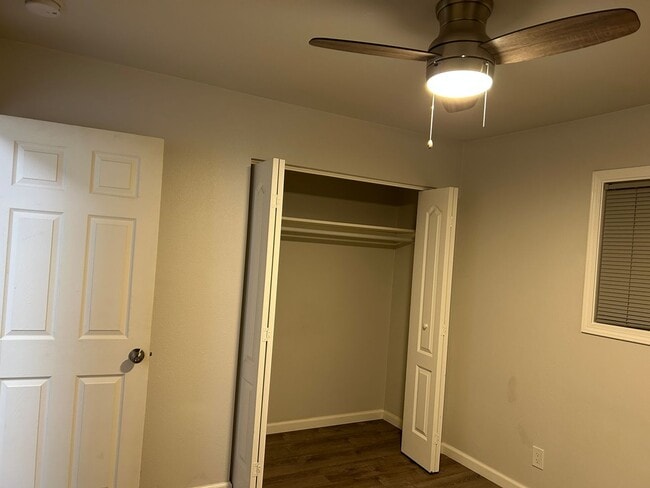 Building Photo - **READY FOR MOVE IN** Sparks Duplex