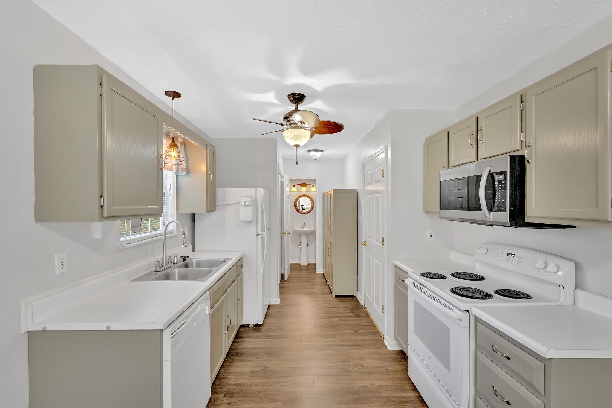 Building Photo - 711 Panther Creek Ct