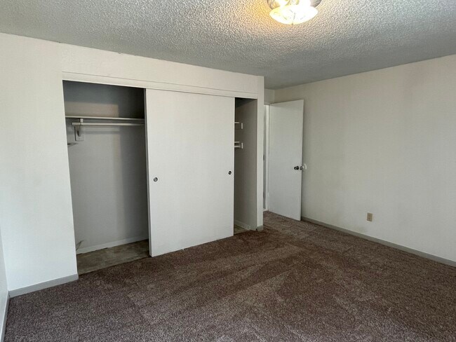 Building Photo - 1172 Royvonne Ave SE