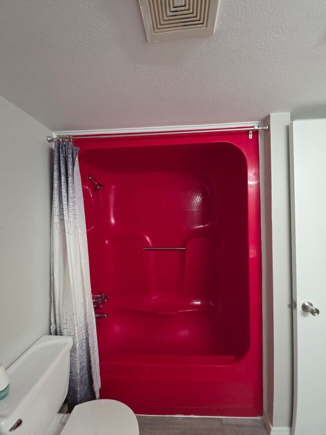 Building Photo - 600-604 East 7th