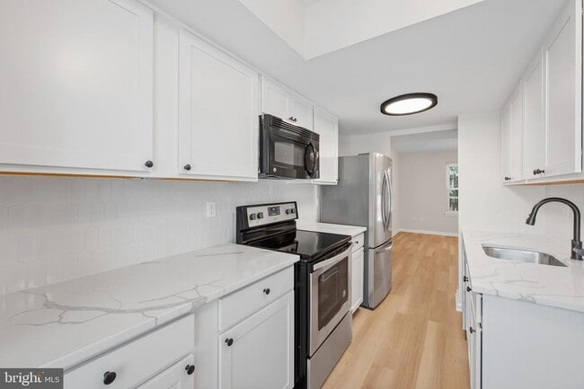 Building Photo - 6356 Ducketts Ln