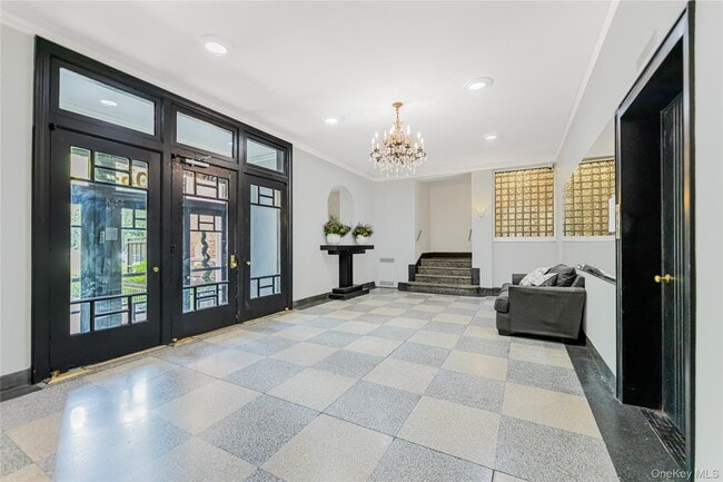 Building Photo - 306 E Mosholu Pkwy S