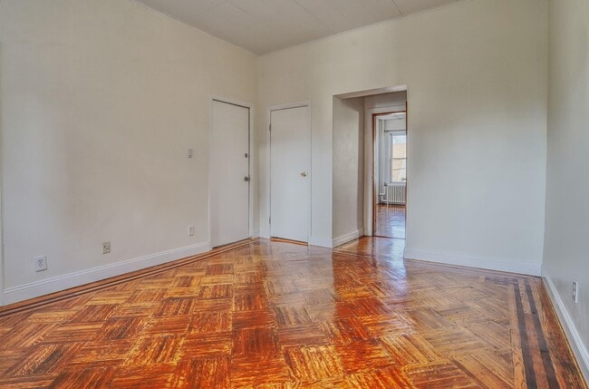 Building Photo - 207 Jewett Ave