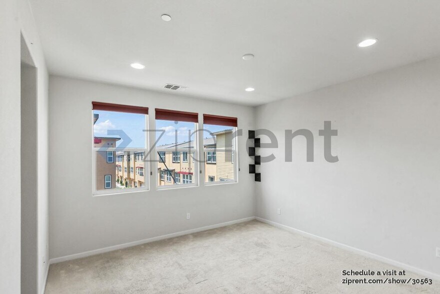 Building Photo - 5650 Campbell Ln