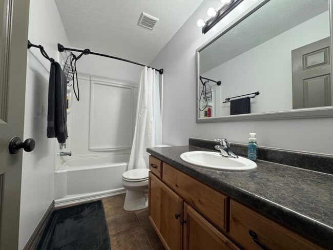 Building Photo - 3261 S 1500 W