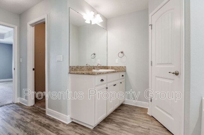 Building Photo - 3111 Hickory St