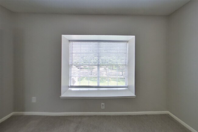 Building Photo - 3115 Granite Lake Dr