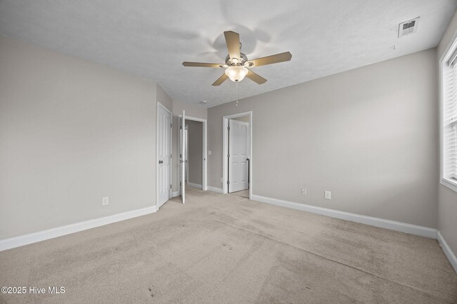 Building Photo - 123 Lightwater Dr