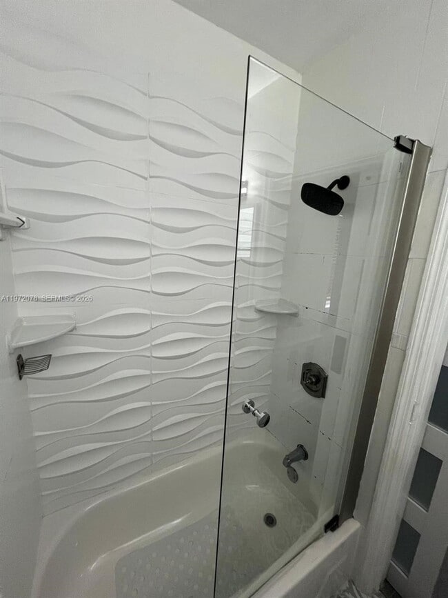 Building Photo - 1430 NE 149th St