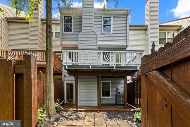 Building Photo - 106 Hackley Ct