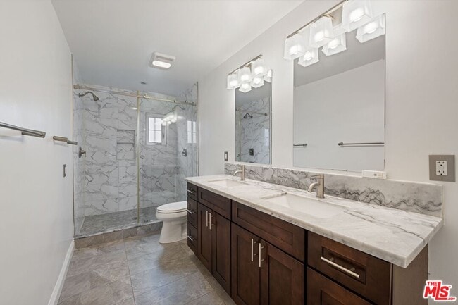 Building Photo - 366 S Crescent Heights Blvd