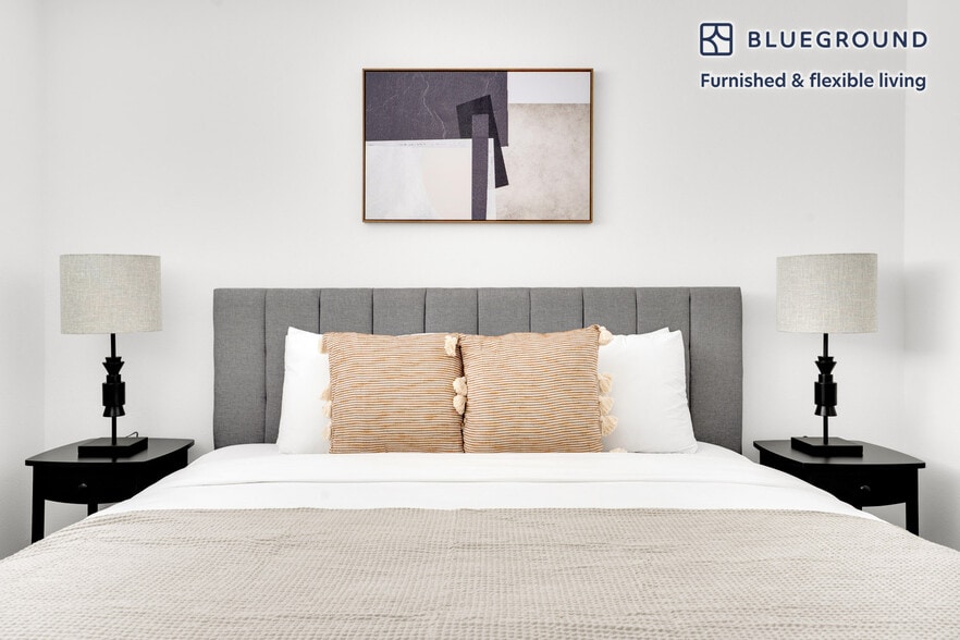 Building Photo - 2000 Fifth Street-SI FL4-ID1059