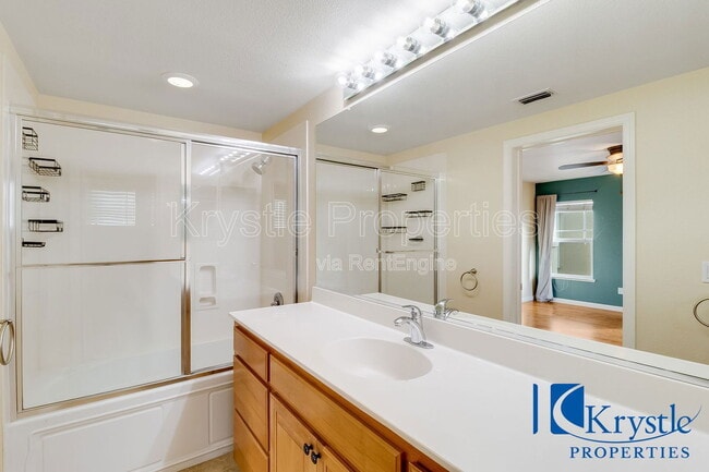 Building Photo - 664 Julmar Cir