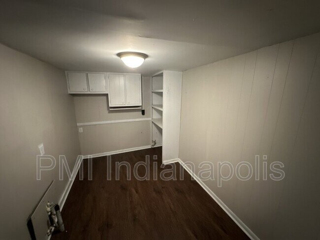 Building Photo - 2107 N Spencer Ave