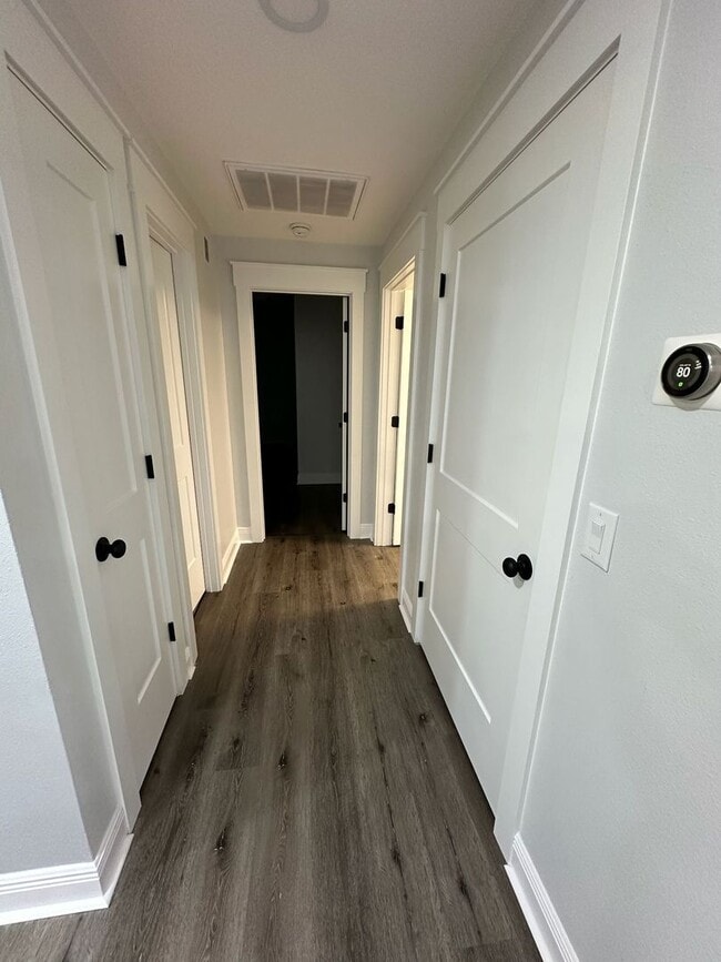 Building Photo - Spacious 4 Bedroom 3 Bath in Southoak