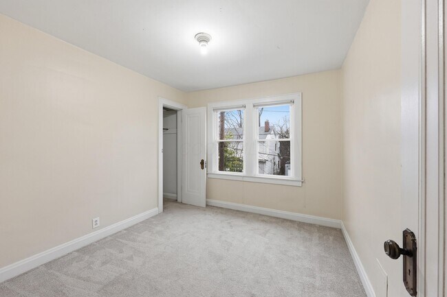 Building Photo - 2710 Dayton Ave