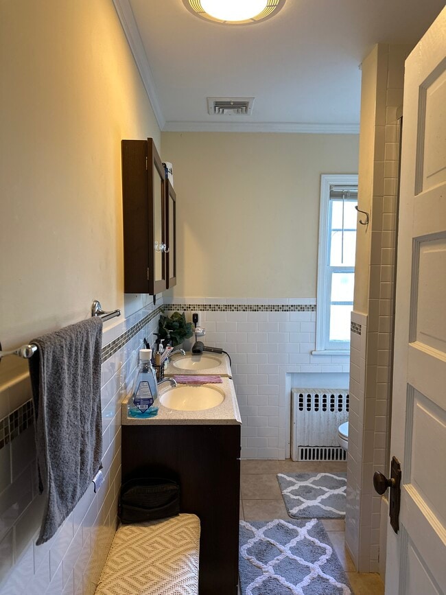 Building Photo - 18 Dayton Rd