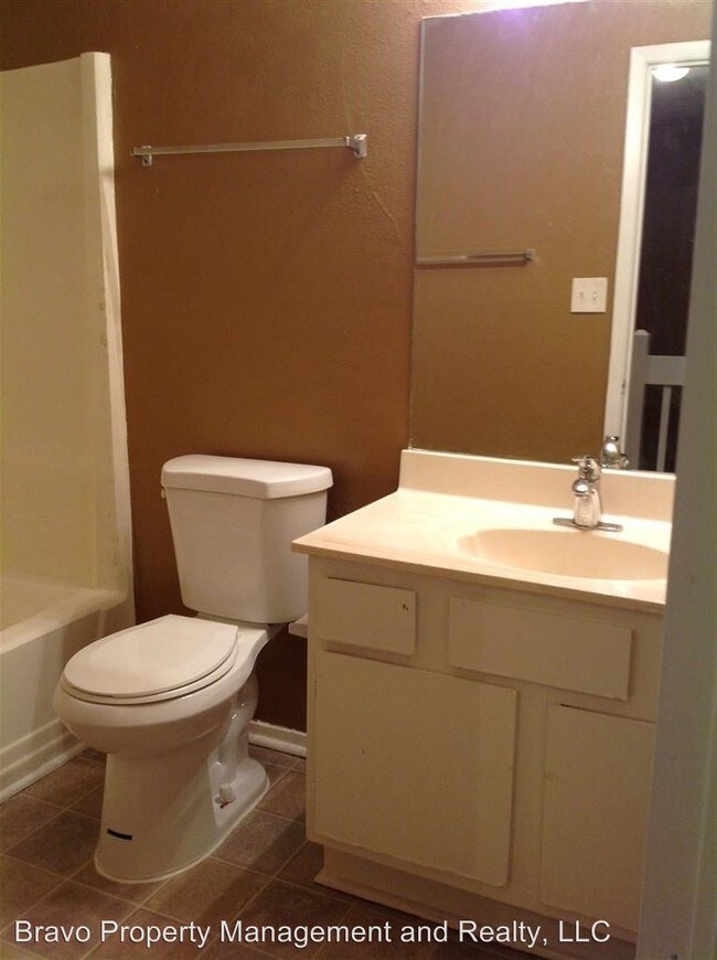 Building Photo - 3072-3078 Destin Cir