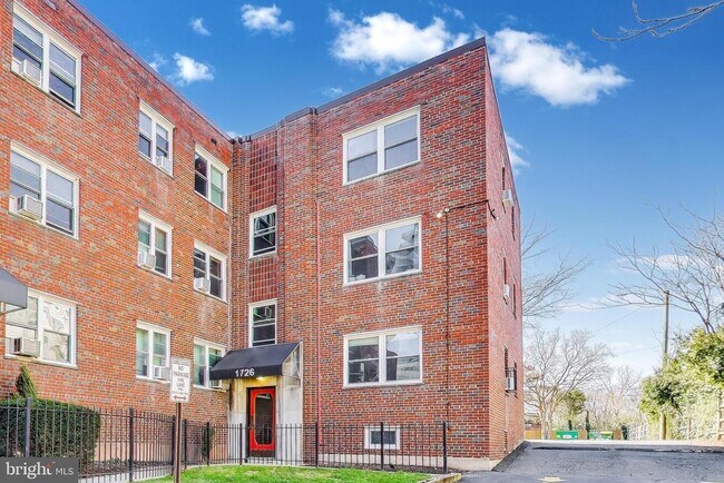 Building Photo - 1726 N Quinn St