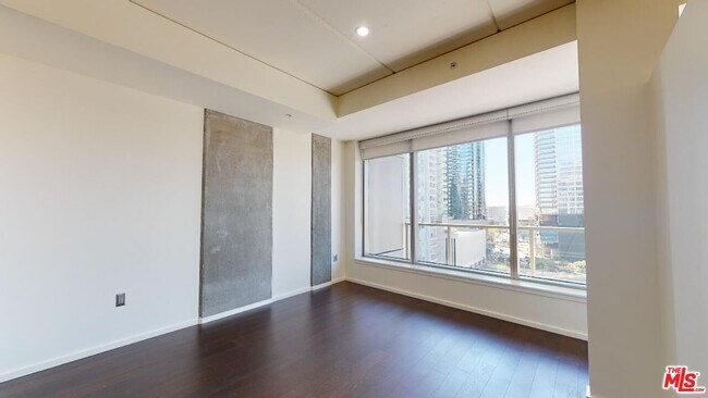 Building Photo - 1155 S Grand Ave