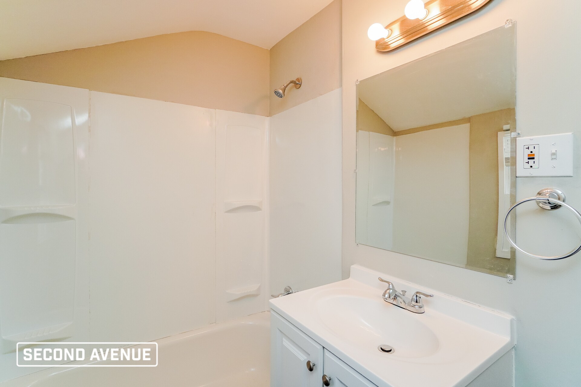 Building Photo - 216 Grove Rd