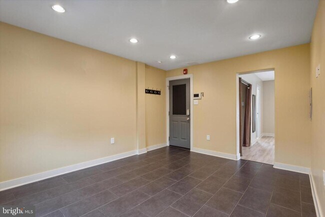 Building Photo - 1183 S 13th St