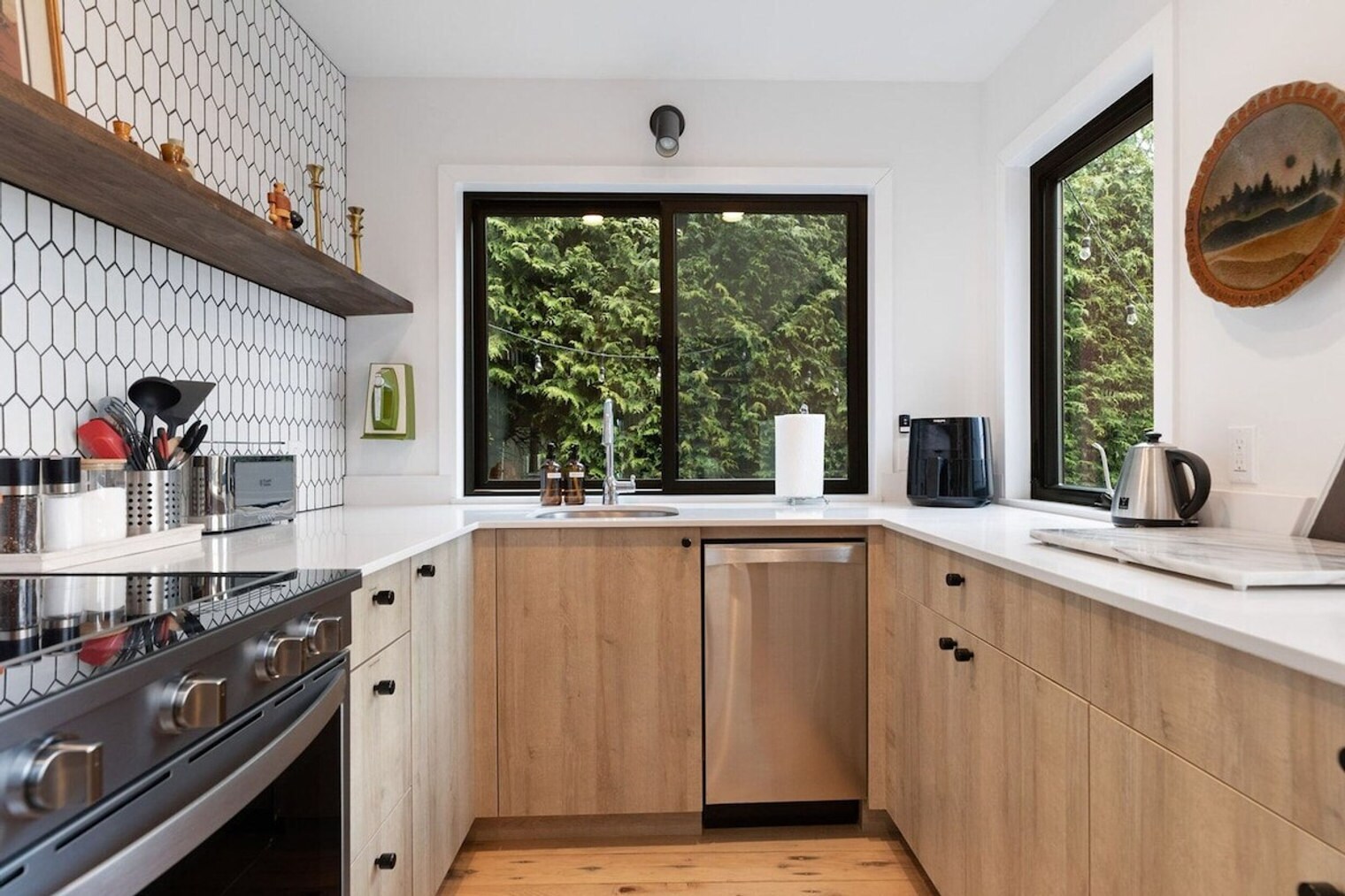 Building Photo - 3711 S Shorewood Ave