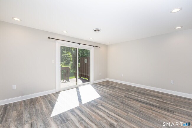 Building Photo - 101 Cedar Hollow Dr