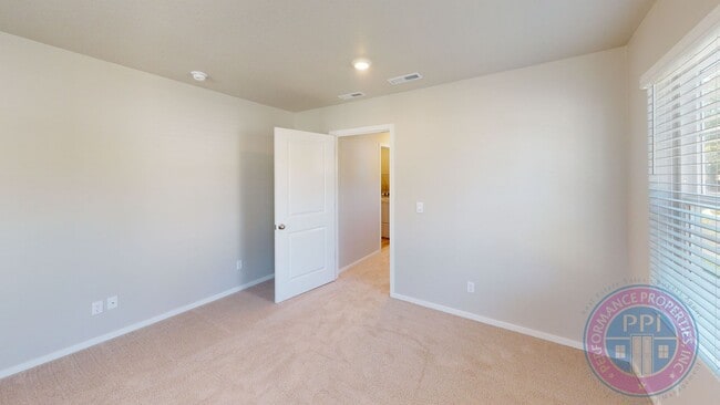 Building Photo - New Construction, Stylish Floorplan & Amen...