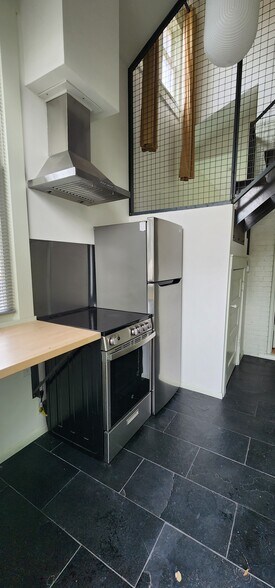 Building Photo - 523 Iron Ave SW