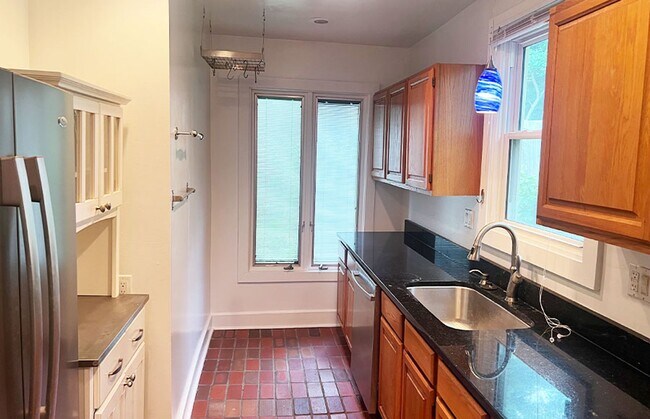 Building Photo - 3436 Lyleburn Pl