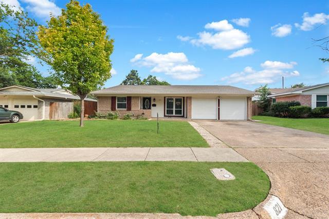 Building Photo - 821 Wisteria Way