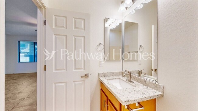 Building Photo - 43448 Askew Dr