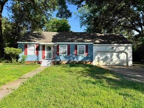Building Photo - 1330 Victor Dr