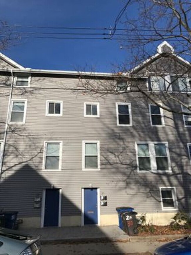 Building Photo - 30 Nash St