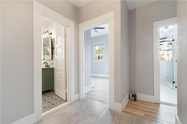 Building Photo - FULLY REMODELED  bedroom 7 baths