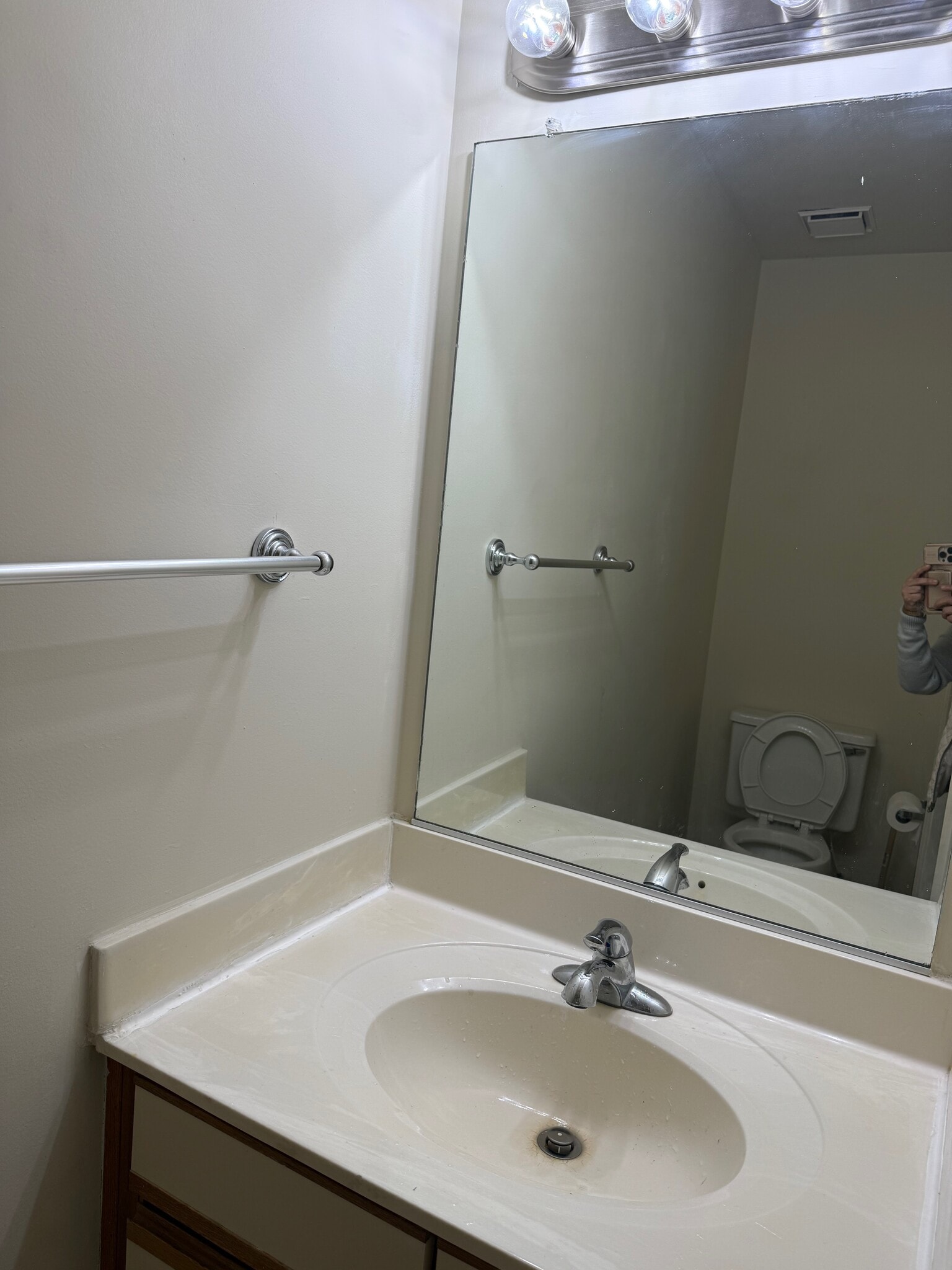 Downstairs half bathroom - 4614 Islander Ct