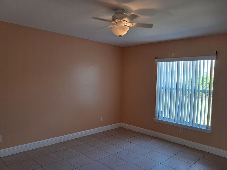 Building Photo - Beautiful Lehigh Home *** $500 off 1st month rent ***