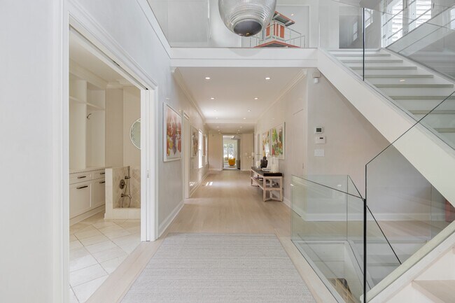 Building Photo - 59 First Neck Lane