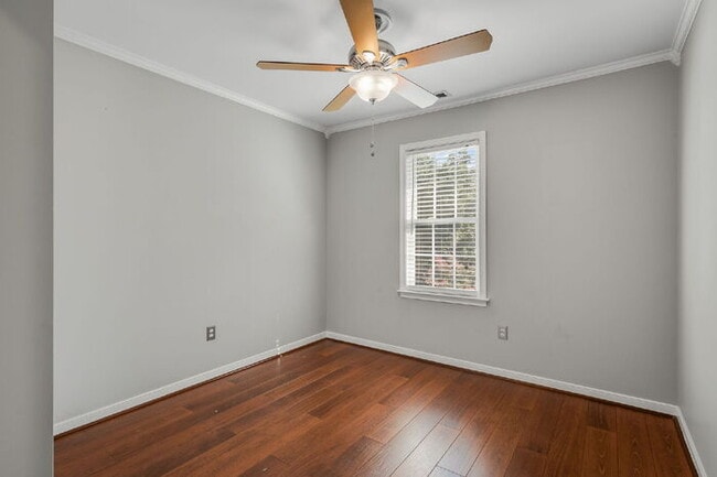 Building Photo - Beautiful 2-Story Home with Florida Room, ...