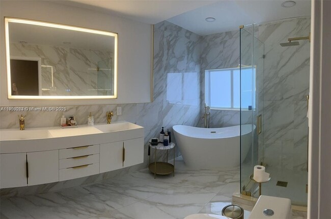 Primary Photo - 568 N University Dr