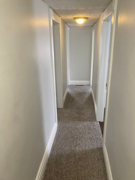 Building Photo - 340 N Park St