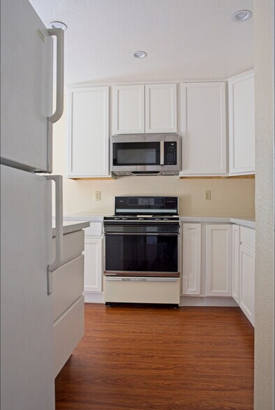 Building Photo - 173 Park Place Dr