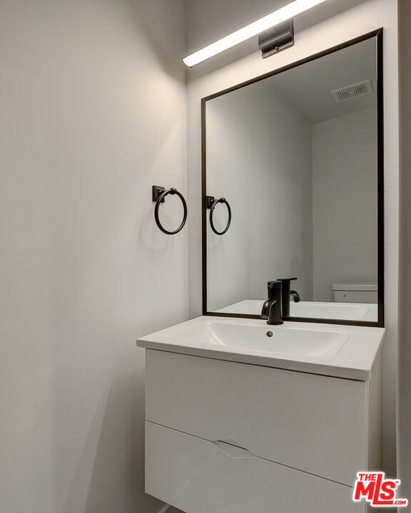 Building Photo - 4320 Finley Ave