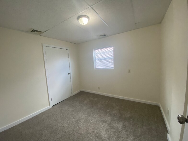 Building Photo - 1328 Broadway Ave