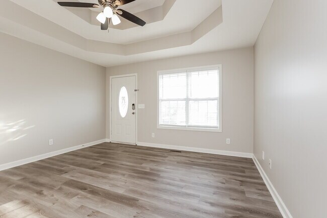 Building Photo - 318 Gallop Ln