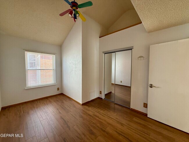 Building Photo - 1301 Tierra Roja St