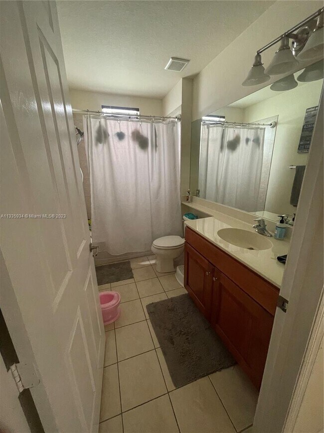 Building Photo - 3600 Oaks Clubhouse Dr