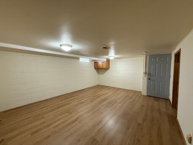 Building Photo - 1954-1956 Hazelwood St